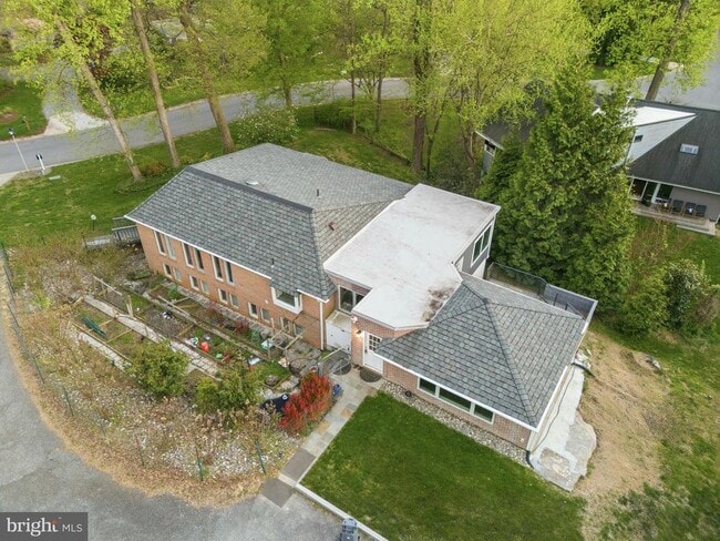 Building Photo - 9416 Holbrook Ln