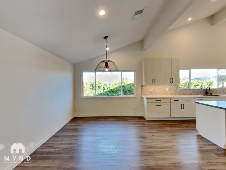 Building Photo - 13155 Portofino Dr