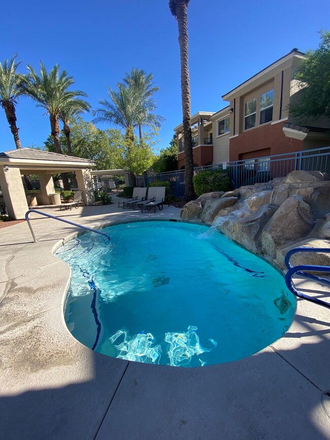 Building Photo - Fabulous Gated Community Near Summerlin