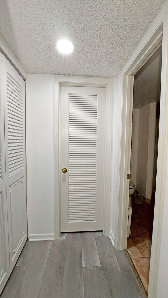 Building Photo - 367 S Federal Hwy