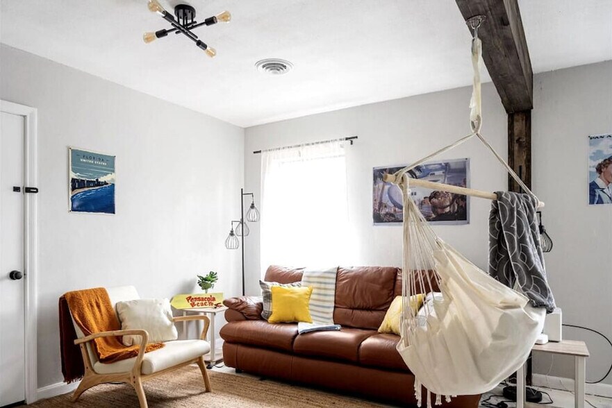 Primary Photo - 2001 N 61st Ave