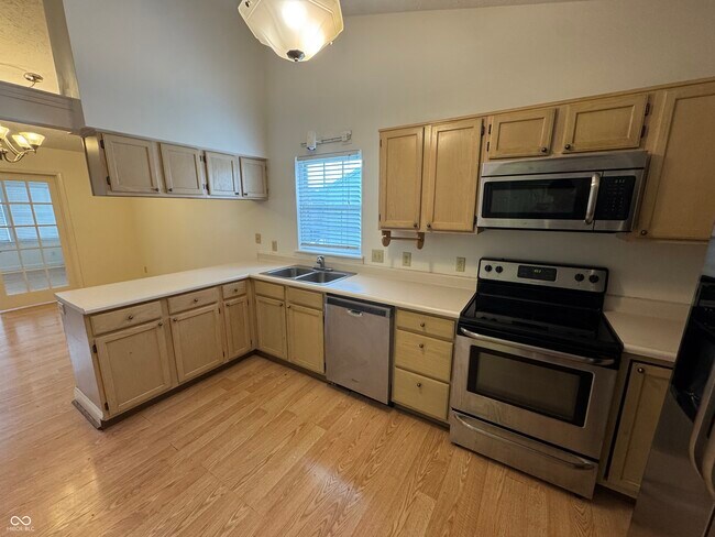 Building Photo - 5632 Rains Ln