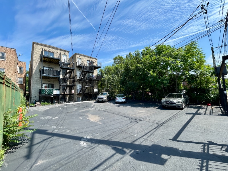 Building Photo - 5644 S Prairie Ave