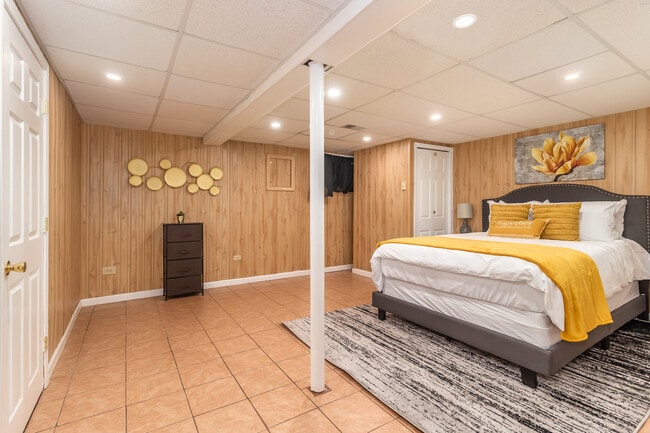 Building Photo - 2111 Lolo Pass Dr