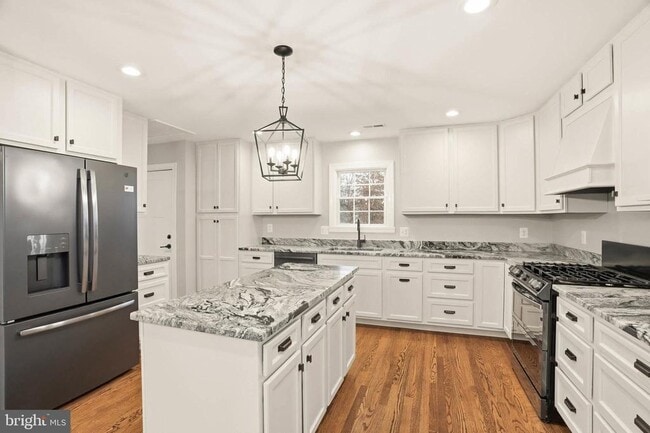 Building Photo - 8875 Carrollton Ave