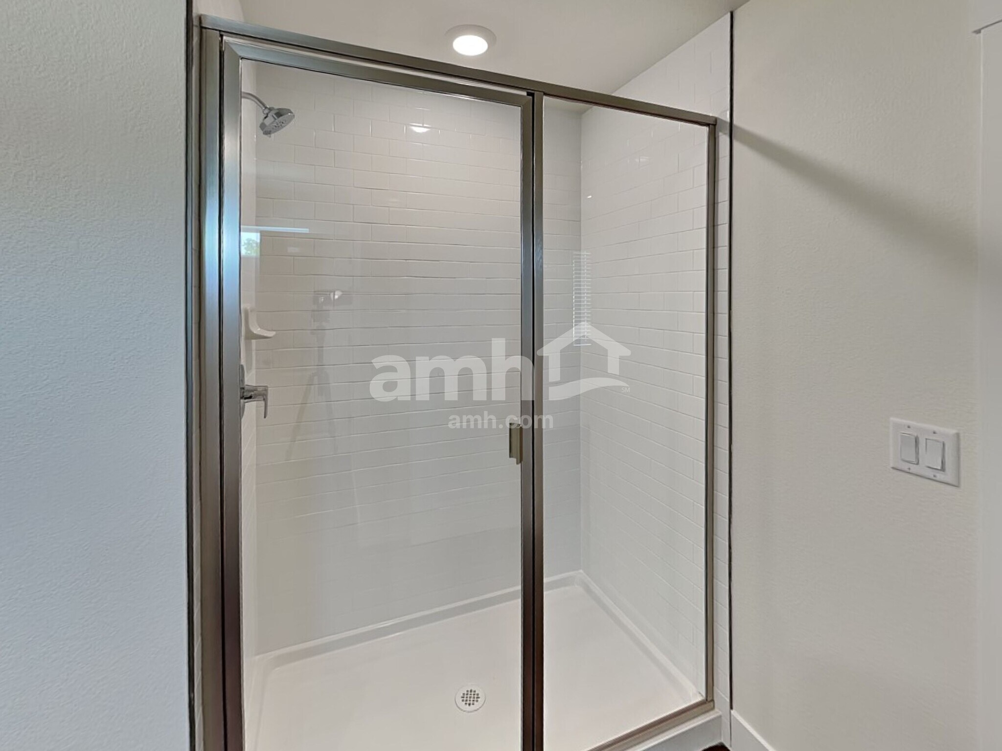 Building Photo - 818 S Oak St