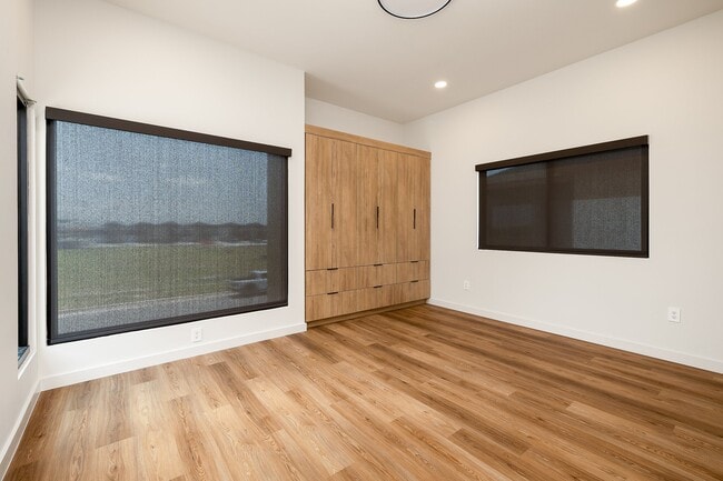 Building Photo - 713 Juniper Cir