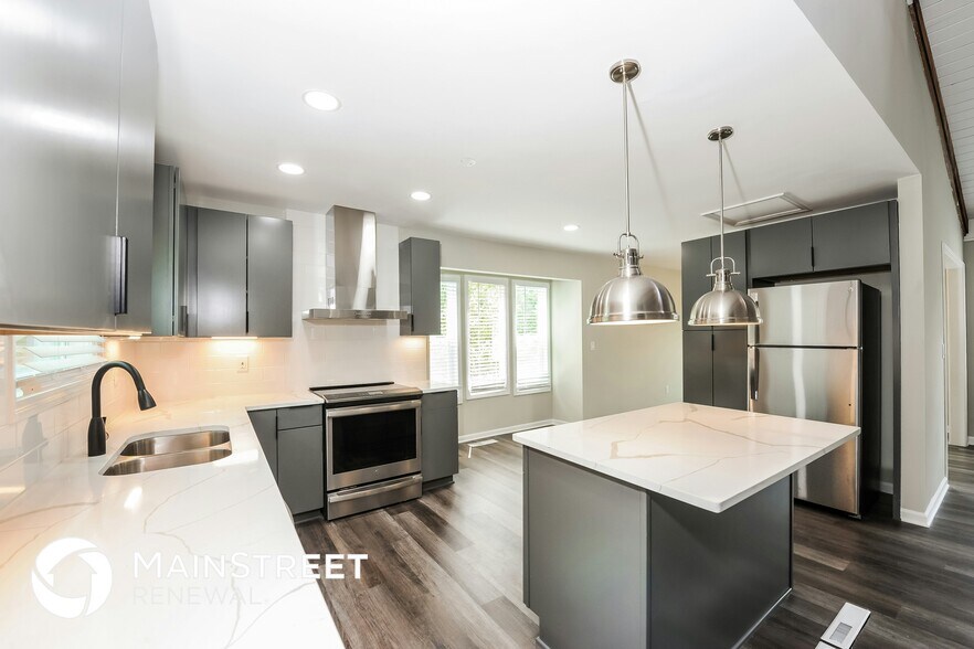 Building Photo - 4948 Highpoint Way NE