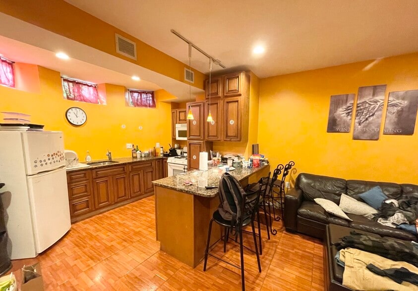 Building Photo - 30 Saint Germain St