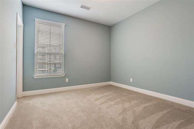 Building Photo - 869 Rohan Dr
