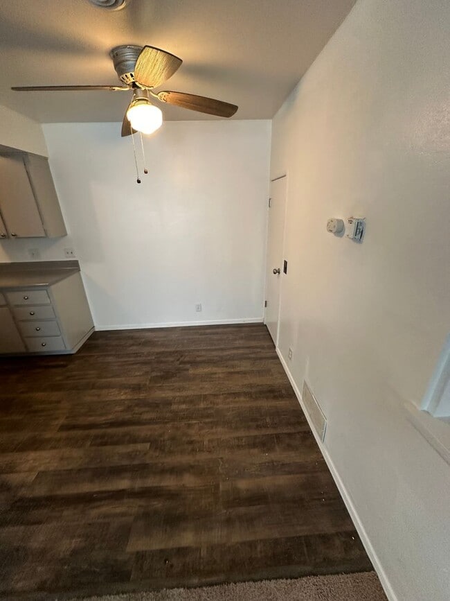 Building Photo - Water, Sewer, Garbage paid