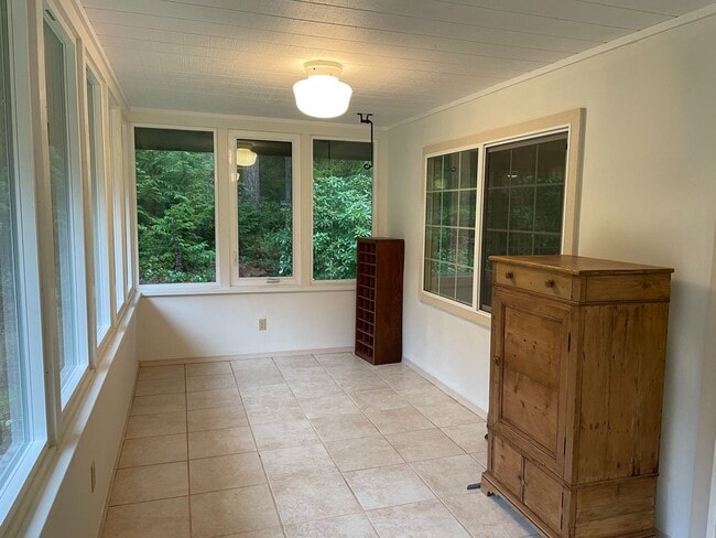 Building Photo - Single Level Home in Langley!