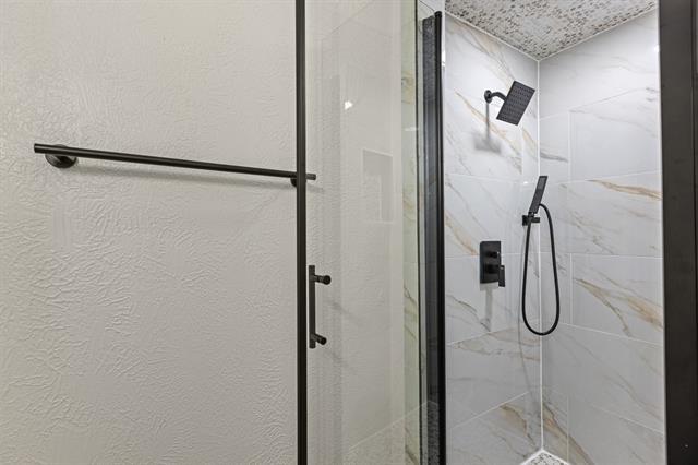 Building Photo - 7510 Holly Hill Dr