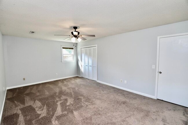 Building Photo - 579 Sierra St