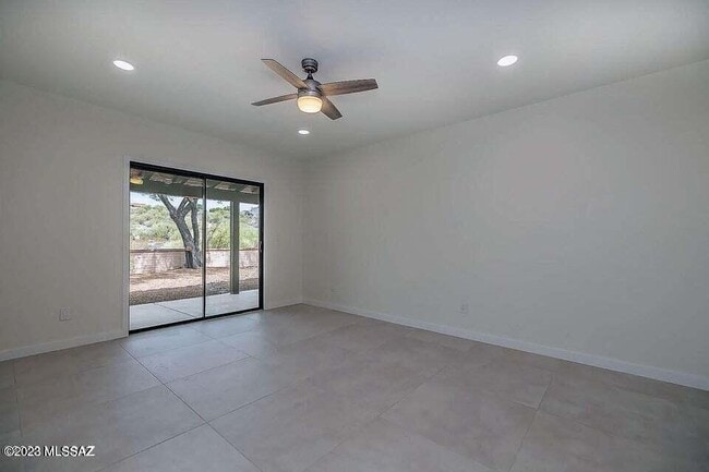 Building Photo - 4989 N Territory Ave
