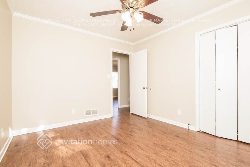 Building Photo - 4032 Cumberland Dr SW