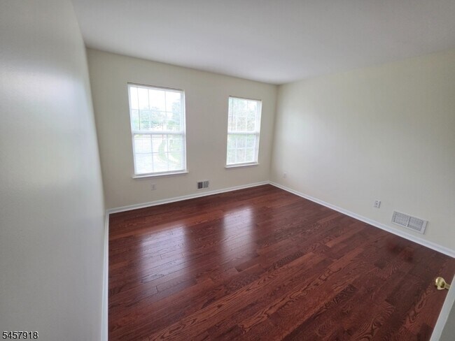 Building Photo - 36 Wexford Way