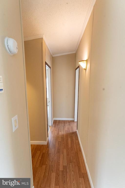 Building Photo - 1205 W 6th St