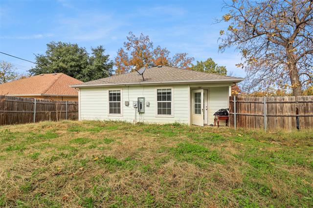 Building Photo - 1226 W Johnson St