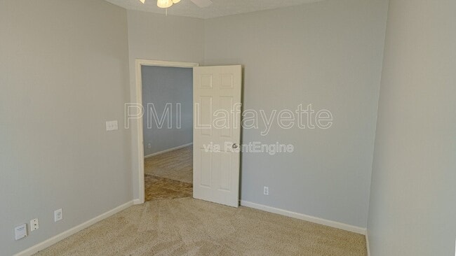 Building Photo - 4110 Ivanhoe St