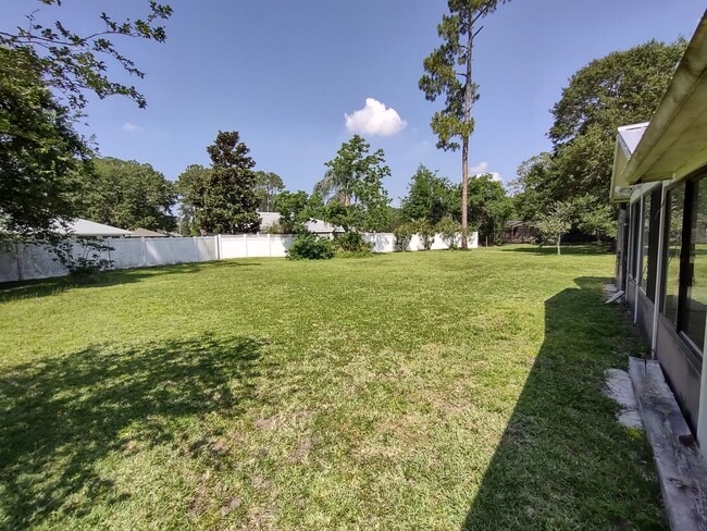 Building Photo - Indian Trails 3 Bedroom 2 Bath!