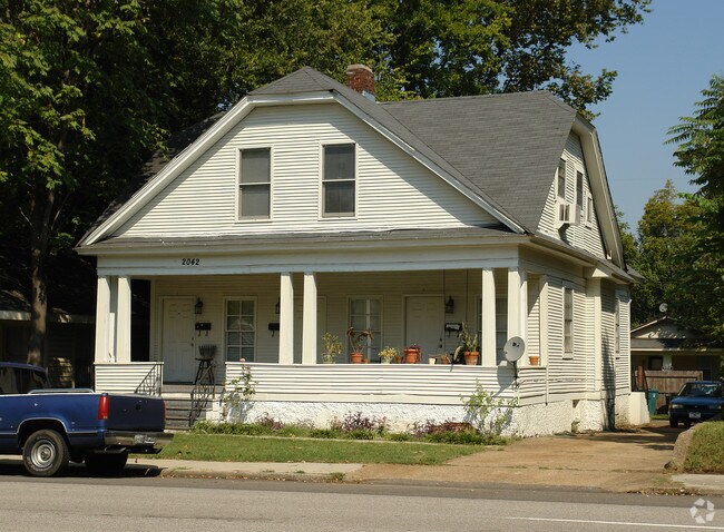 Primary Photo - 2042 Peabody Ave