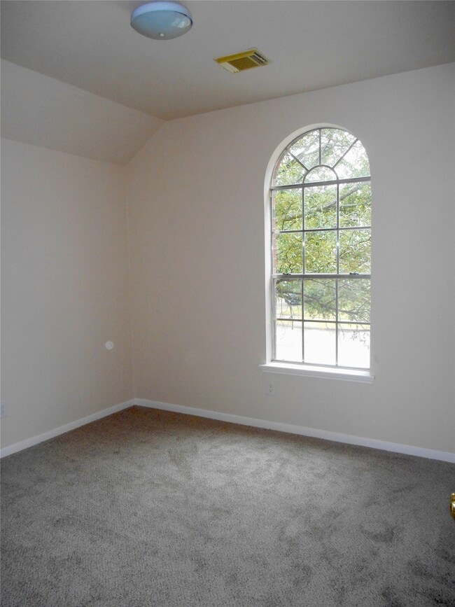 Building Photo - 6203 Faulkner Ridge Dr