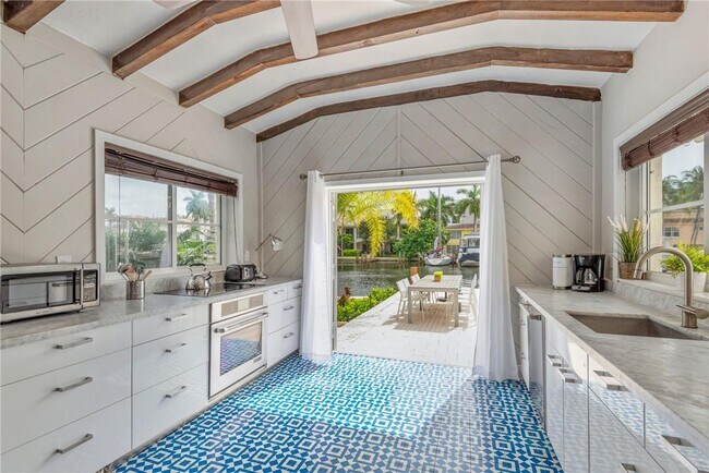 Building Photo - 4 S Gordon Rd