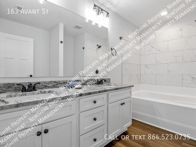 Building Photo - 163 Avant St