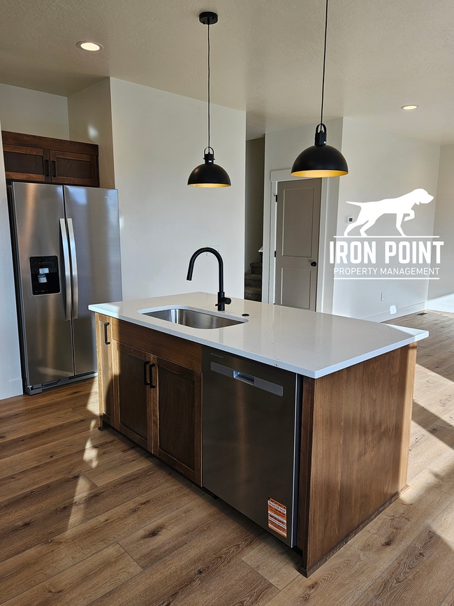 Building Photo - Brand New Never Lived-In 3-Bed, 2.5-Bath Townhome in Caldwell, ID – Available Now!