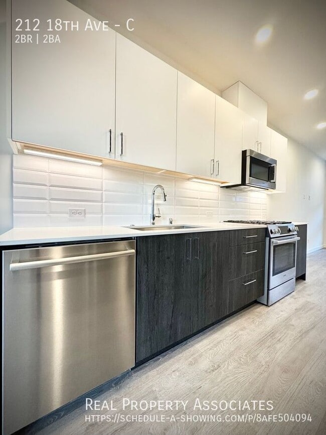 Building Photo - 212 18th Ave