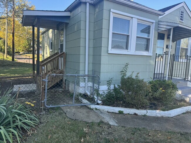 Building Photo - Lovely 2-Bedroom Rental Home – Quiet Neighborhood, Great Location!