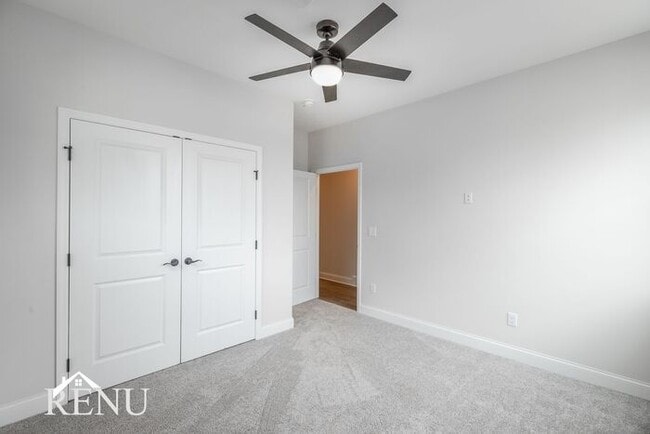 Building Photo - 5610 Sofias Cir