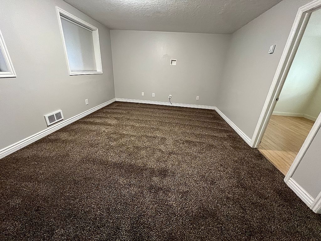 Building Photo - 403 Evans Dr