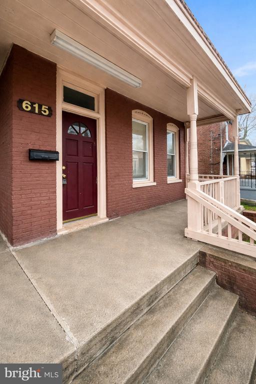 Building Photo - 615 S Seventh St