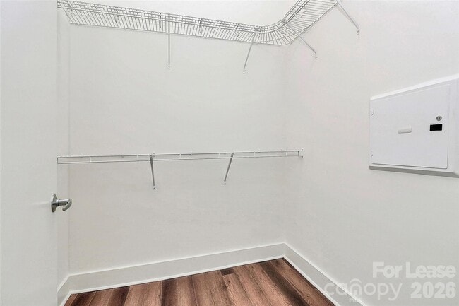 Building Photo - 215 N Pine St