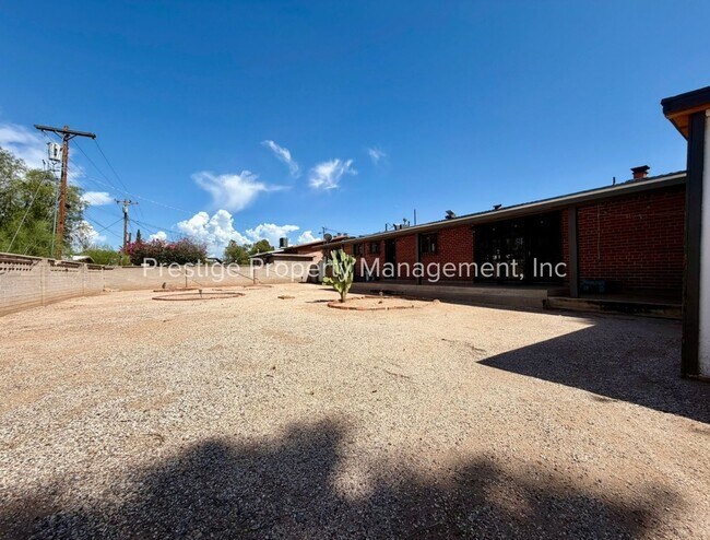 Building Photo - 3407 East 5th Street