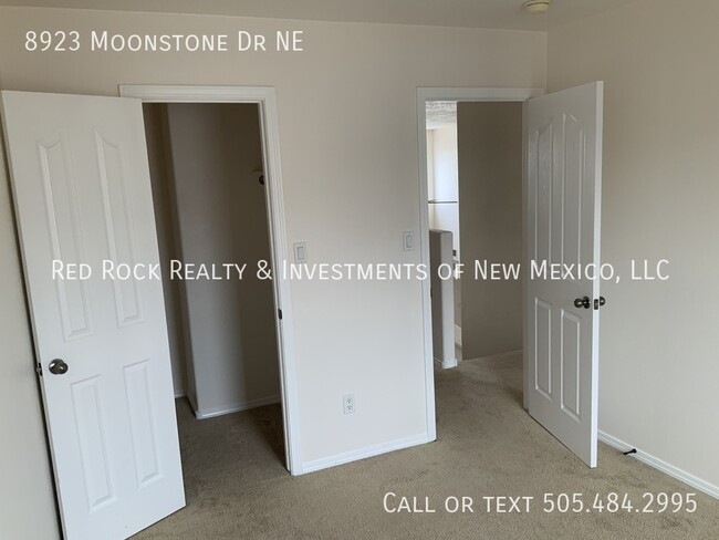 Building Photo - 5BR/2.5BTH Home in La Cueva!