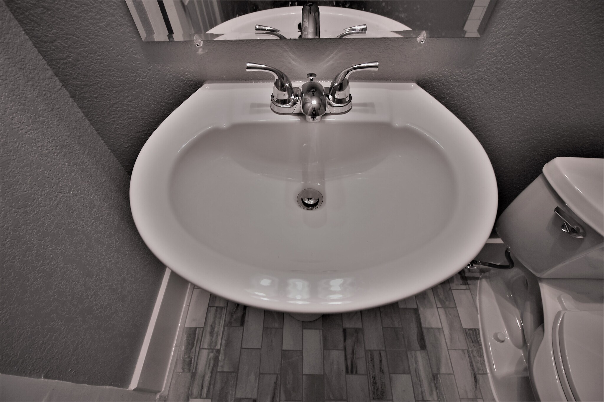 Building Photo - 4405 Woodside St