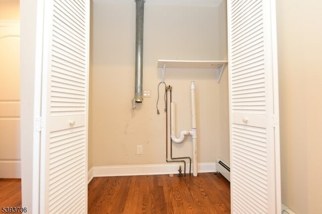 Building Photo - 105 Parkway