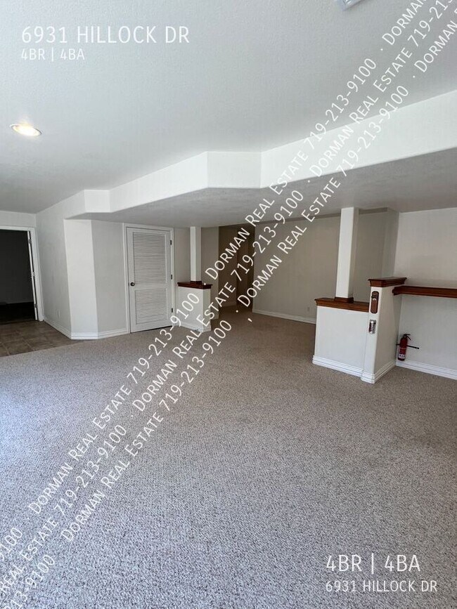 Building Photo - 6931 Hillock Dr