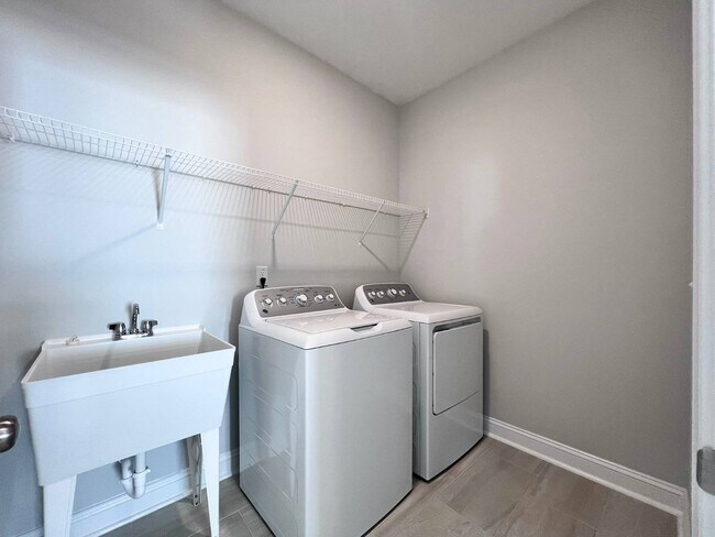 Building Photo - 360 Canyon Gap Wy