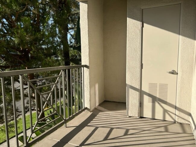 Building Photo - Spacious 2 Bedroom Avenue One Home, Available Now!