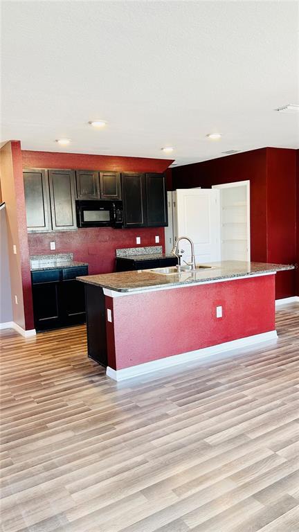 Building Photo - 11152 Leland Groves Dr