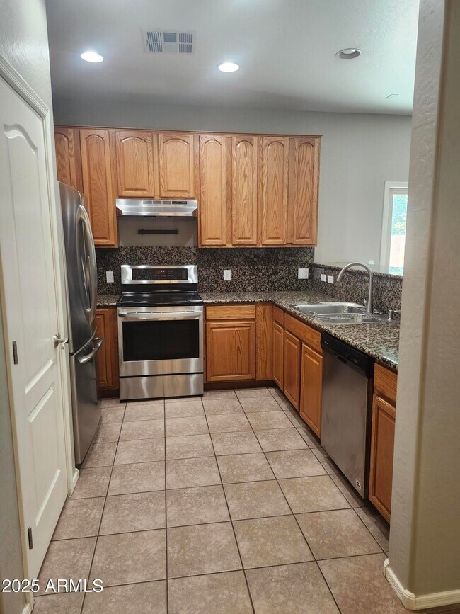 Building Photo - 13193 N 87th Dr