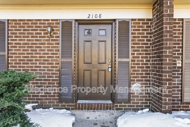 Building Photo - 2108 Monaghan Dr