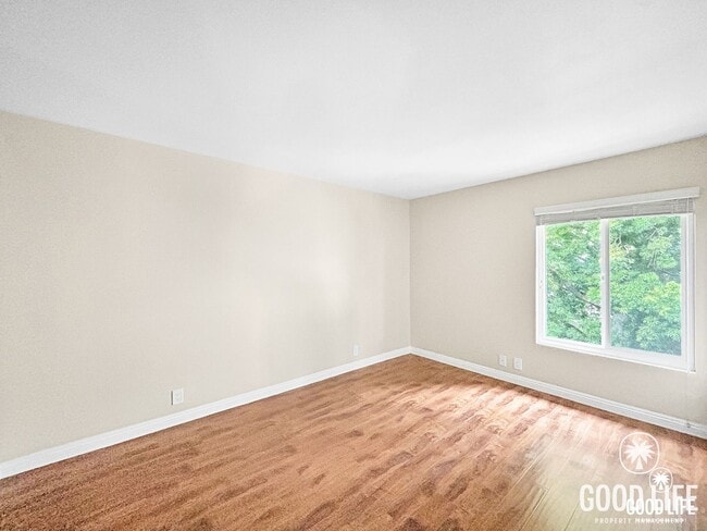 Building Photo - Beautiful 3B/2.5BA W/ Attached 2 Car Garage, A/C, & W/D in La Jolla!