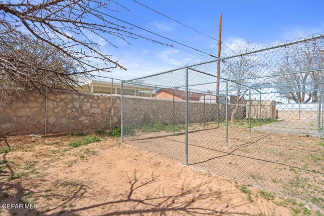 Building Photo - 3313 Cork Dr