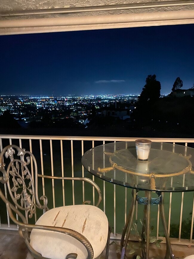 Building Photo - 2505 Miramar Ave