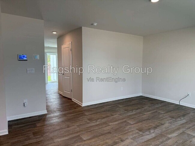 Building Photo - 4109 Laurel Rdg Dr